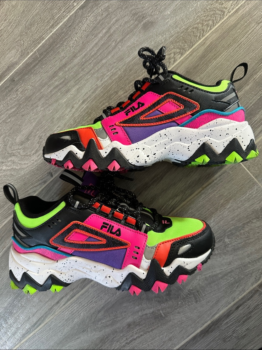 FILA Women’s Neon Multicolor Athletic Sneakers - Green/Pink 5 preowned